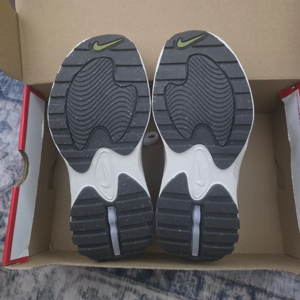 Size 5 - Nike Air Max Bliss Next Nature Womens Wolf Grey/Medium Ash Sneakers